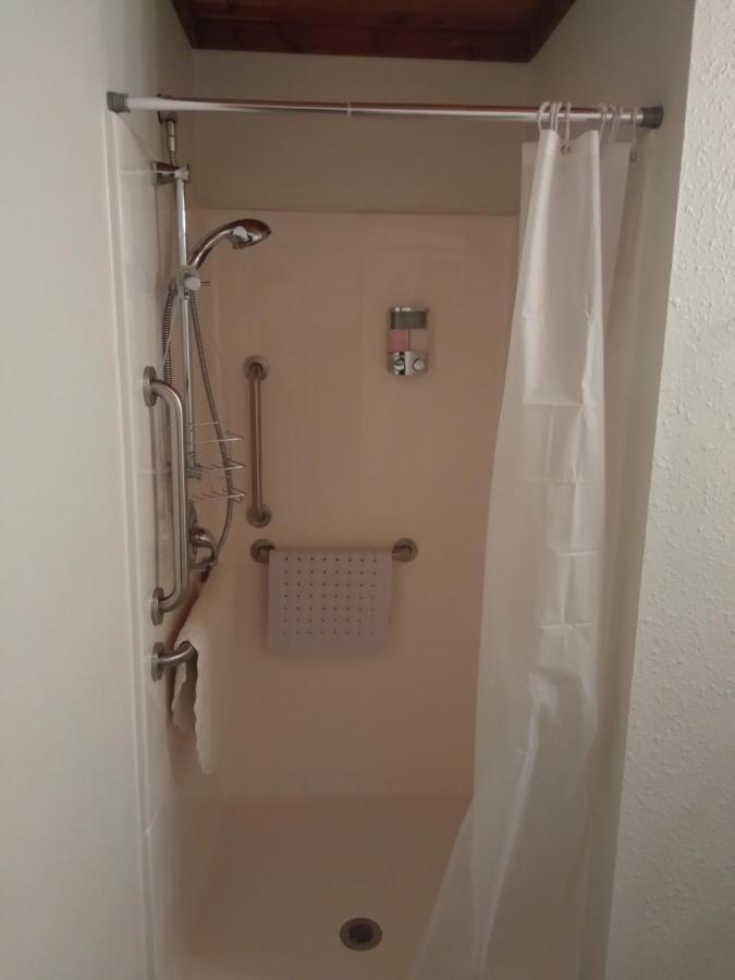 Comfort Zone Inn Rothsay Esterno foto